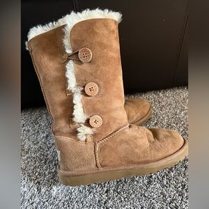Kids chestnut Uggs size 5 (womens size 7)